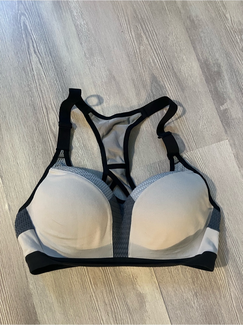 Victorias Secret Sport Incredible Sports Bra size 34B